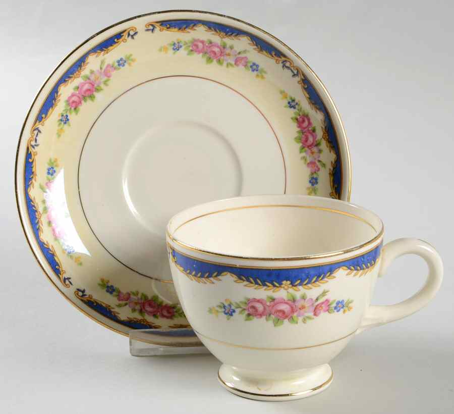 N1645 Footed Cup & Saucer Set by Homer Laughlin -1