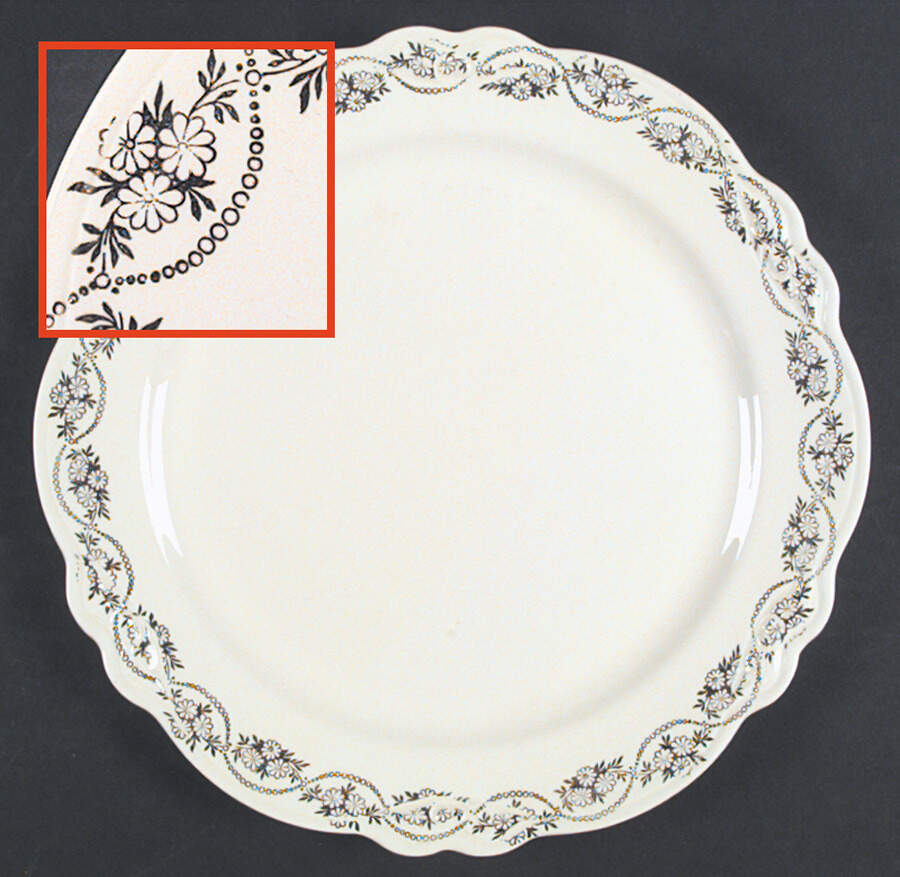 Century's Three Daisies Dinner Plate by Homer Laughlin -1
