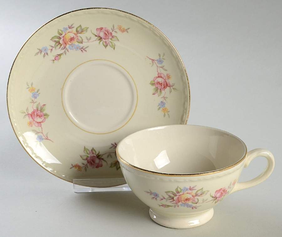 G3512 Footed Cup & Saucer Set by Homer Laughlin -1