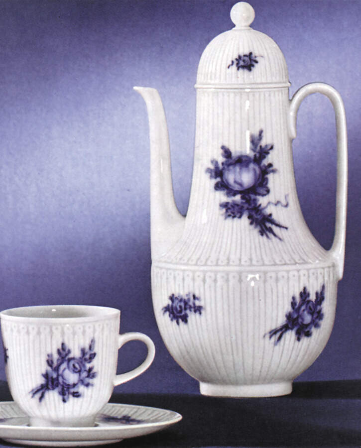 Blau Flat Cup & Saucer Set by Hutschenreuther-1