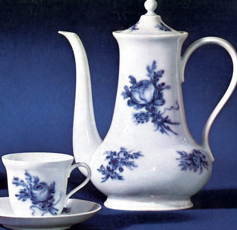 Blau Flat Cup & Saucer Set by Hutschenreuther-1