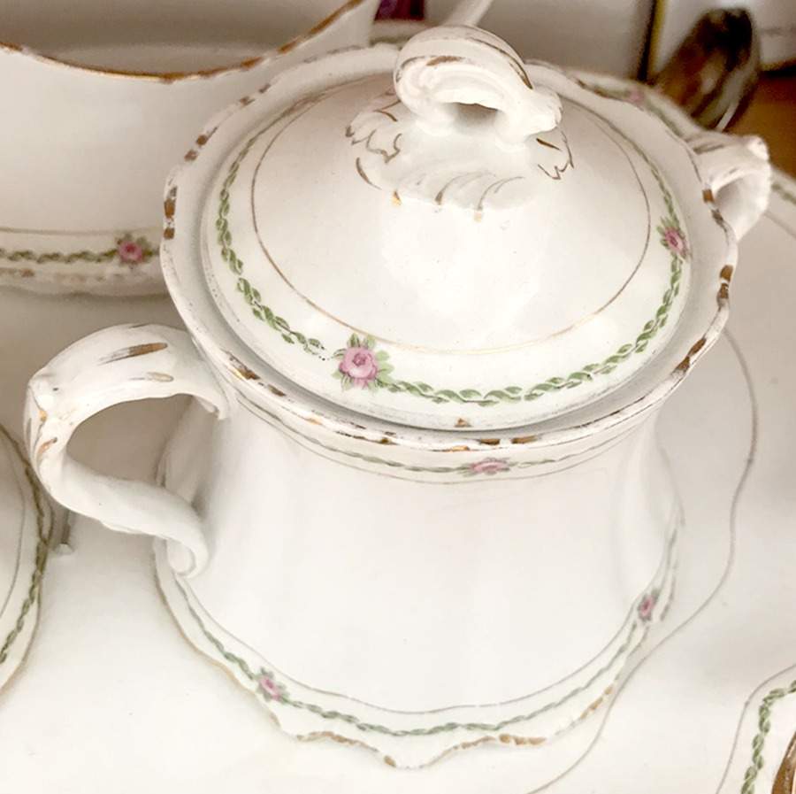 H106 Sugar Bowl & Lid by Homer Laughlin -1