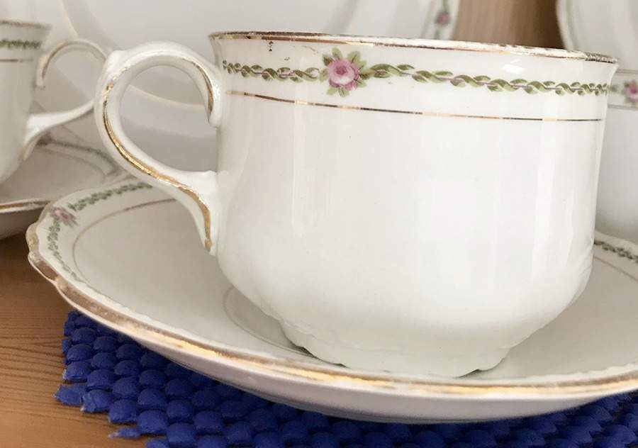 H106 Flat Cup & Saucer Set by Homer Laughlin -1