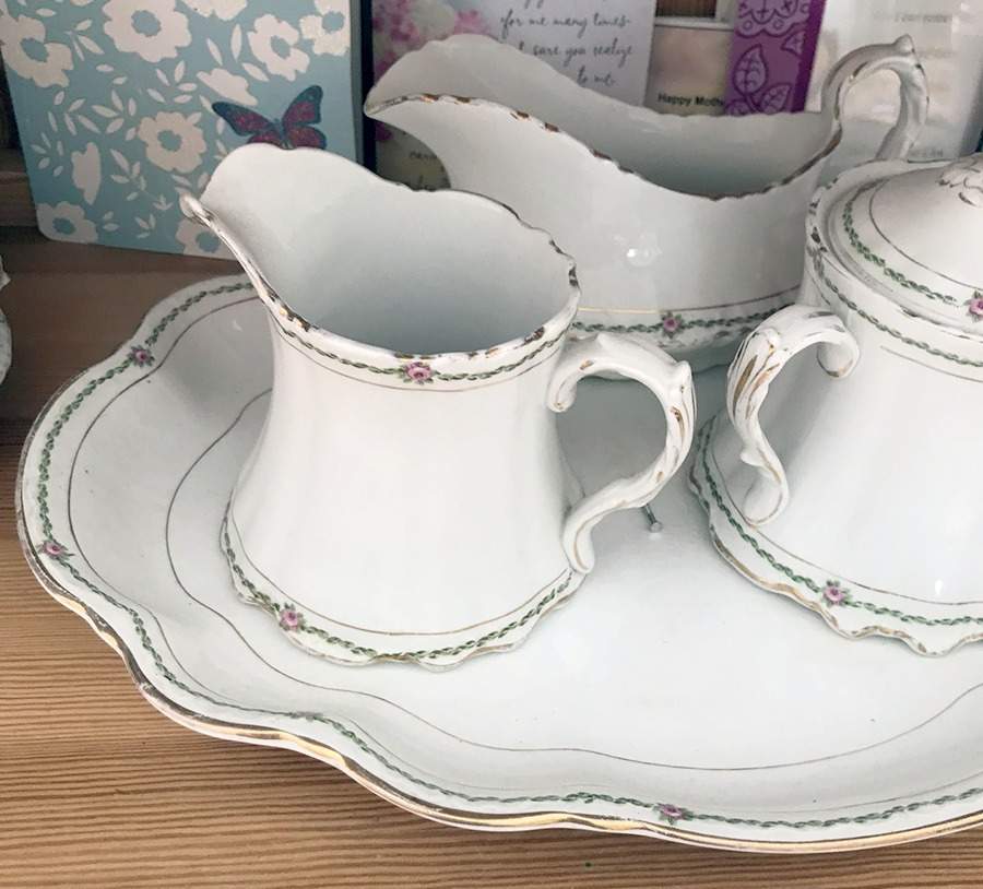 H106 Creamer by Homer Laughlin -1