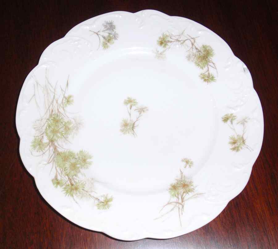 Schleiger 431 Dinner Plate by Haviland-1