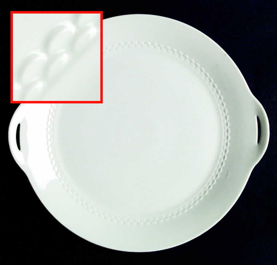 HUT642 Handled Cake Plate by Hutschenreuther-1