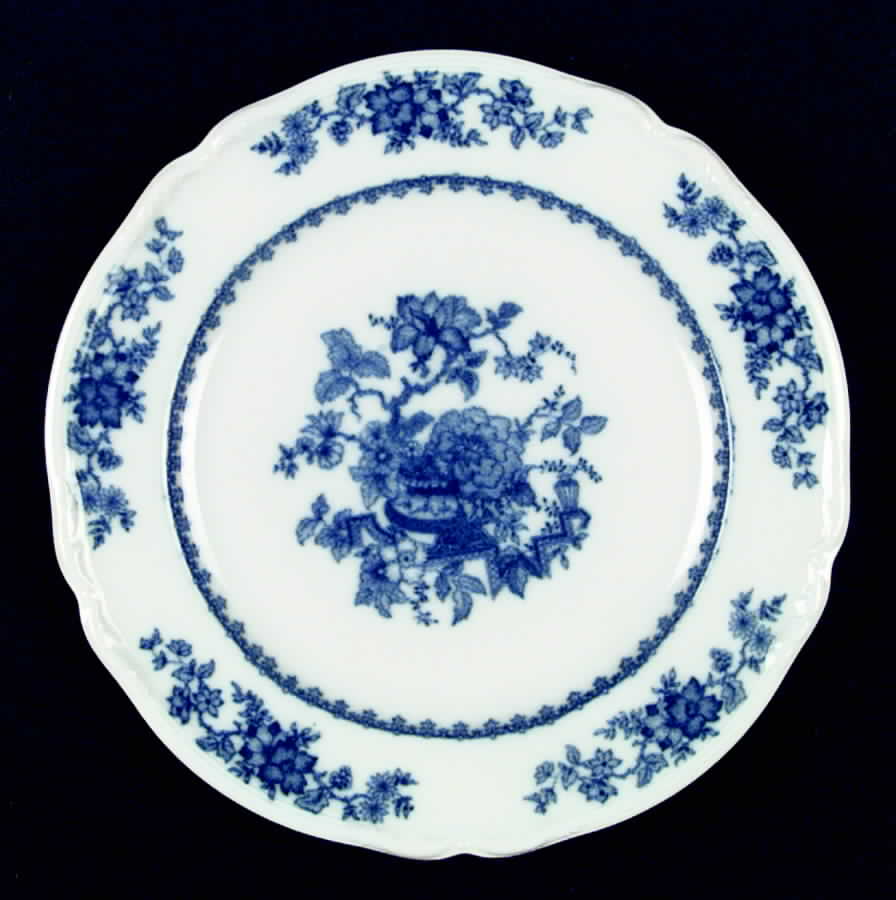 HUT643 Dinner Plate by Hutschenreuther-1