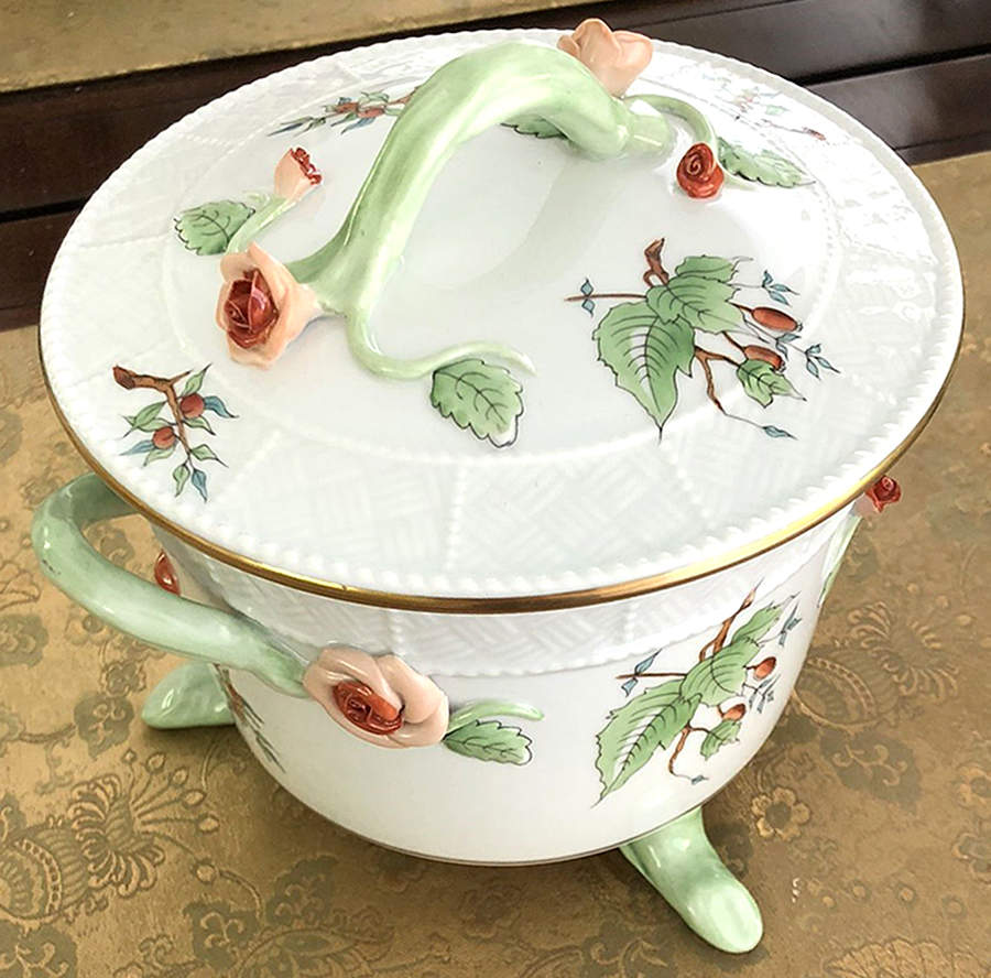 HER16 Biscuit Box & Lid by Herend-1