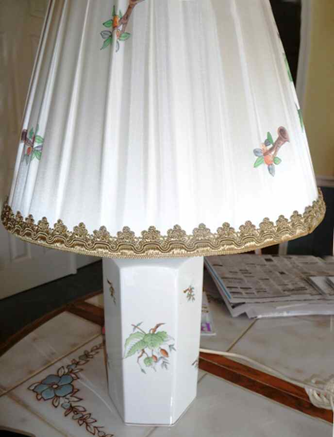 HER16 20" Electric Lamp & Shade by Herend-1