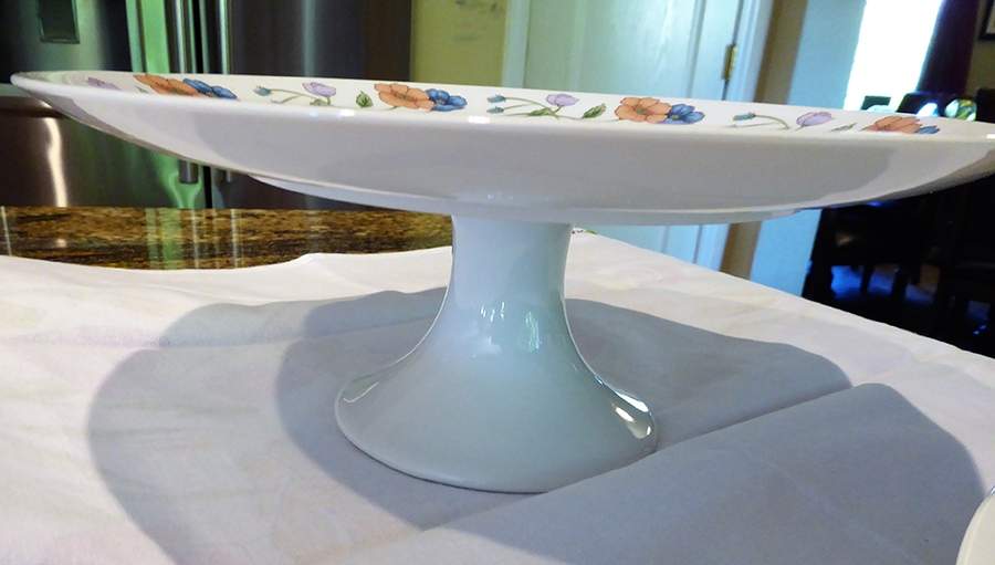 Poppy 10" Diameter Pedestal Cake Stand by House of Prill-1