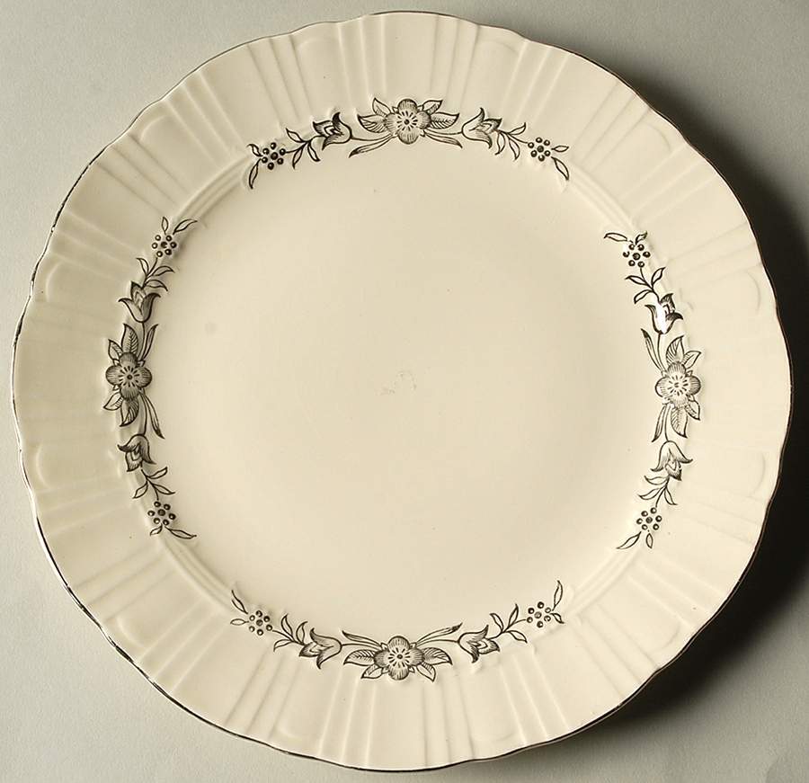 Platinum Wreath Luncheon Plate by Homer Laughlin -1