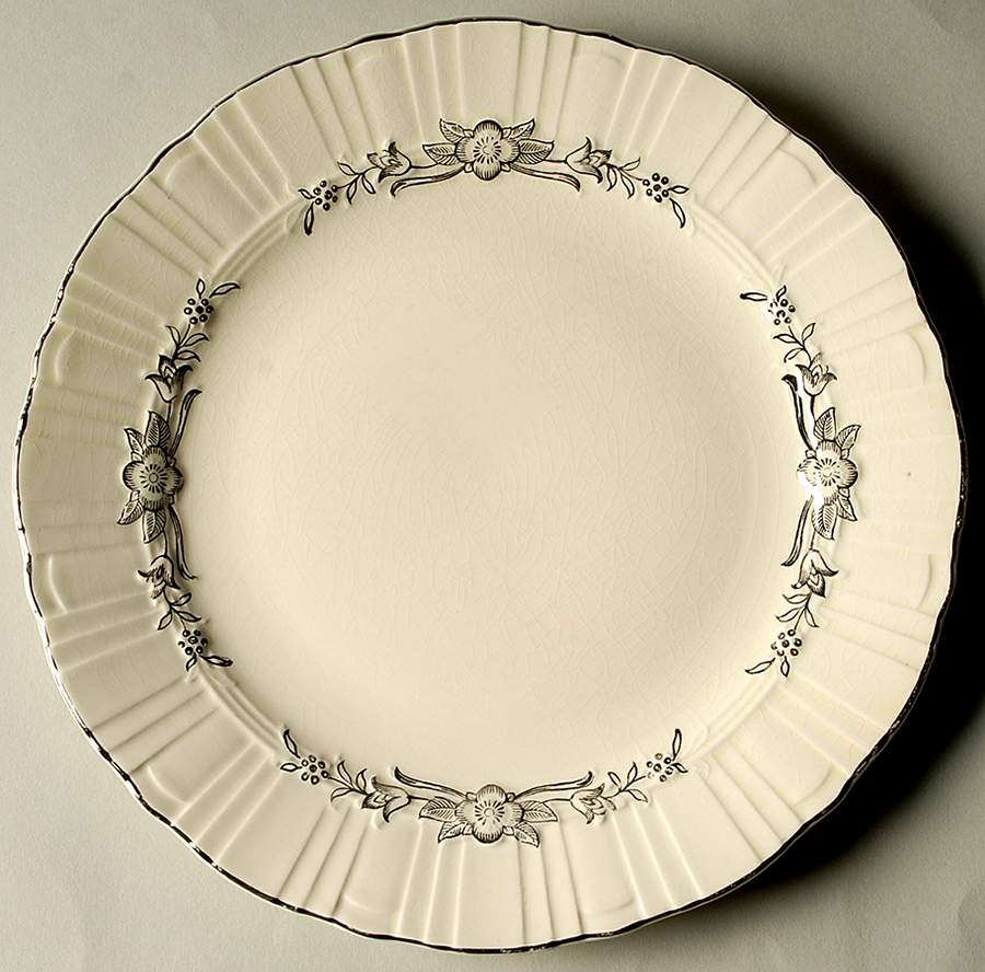 Platinum Wreath Dinner Plate by Homer Laughlin -1