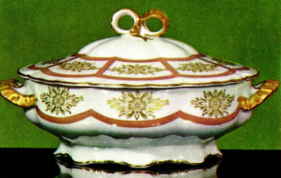 Arabella Oval Tureen & Lid by Hutschenreuther-1