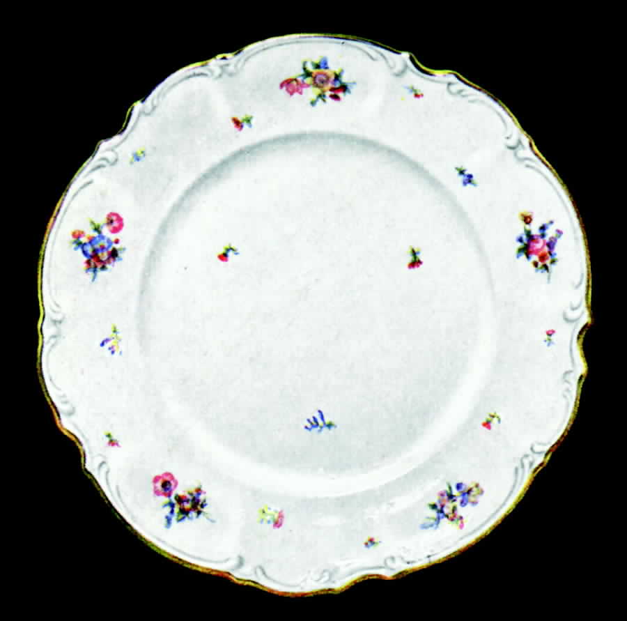 007798-4 Dinner Plate by Hutschenreuther-1