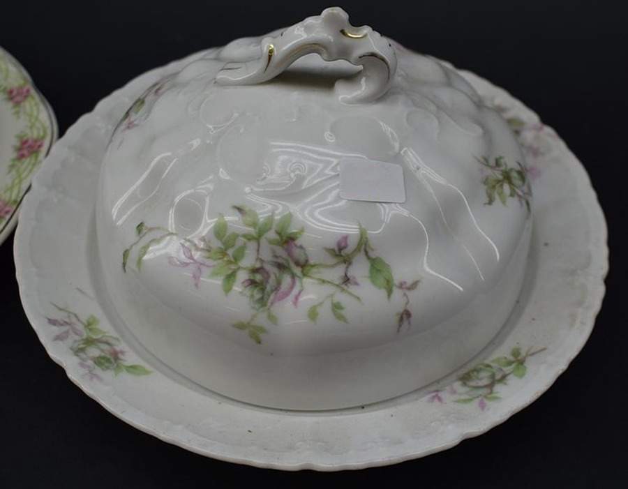 HAB34 Round Covered Butter by Habsburg-1