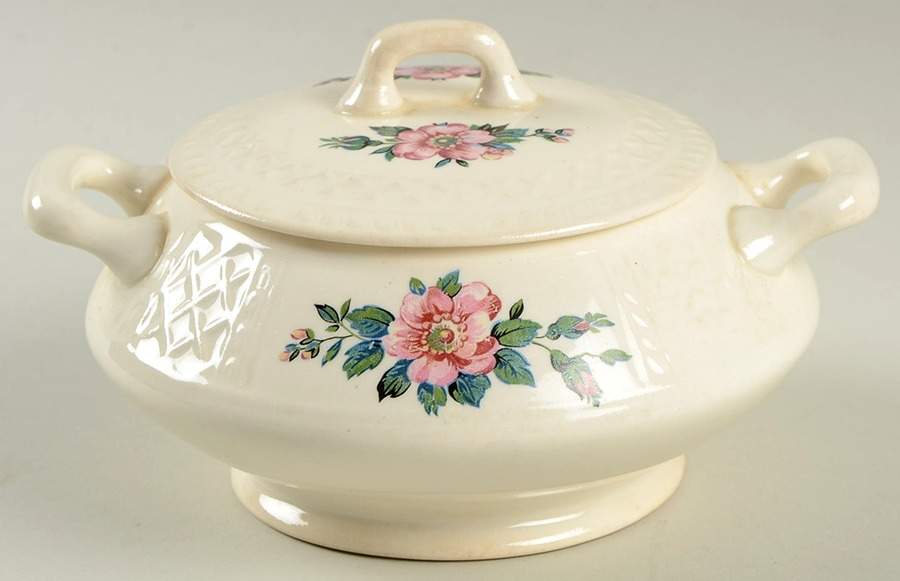 QO10 Sugar Bowl & Lid by Homer Laughlin -1