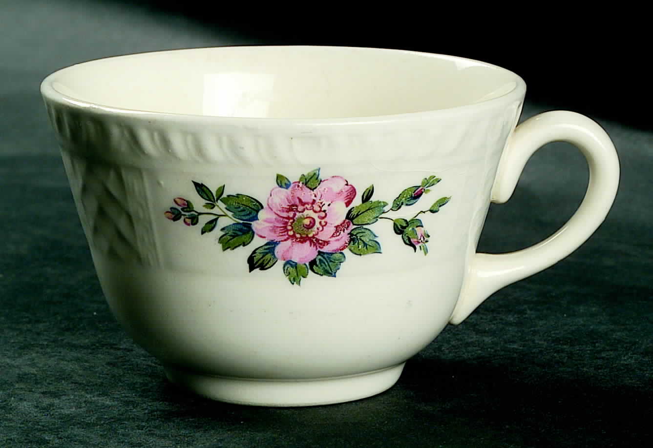 QO10 Footed Cup by Homer Laughlin -1