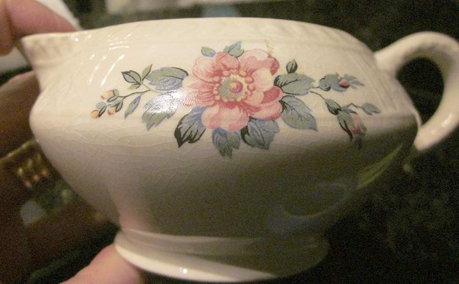 QO10 Creamer by Homer Laughlin -1
