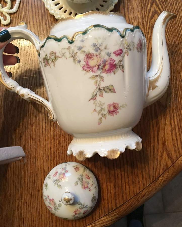 Schleiger 1144 Teapot & Lid by Haviland-1
