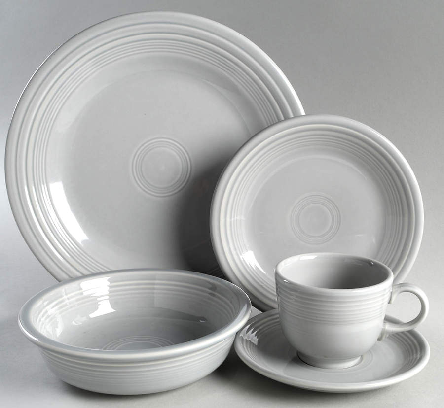 Fiesta Gray (Pearl) (Intro 1999) 5 Piece Place Setting by Homer Laughlin -1