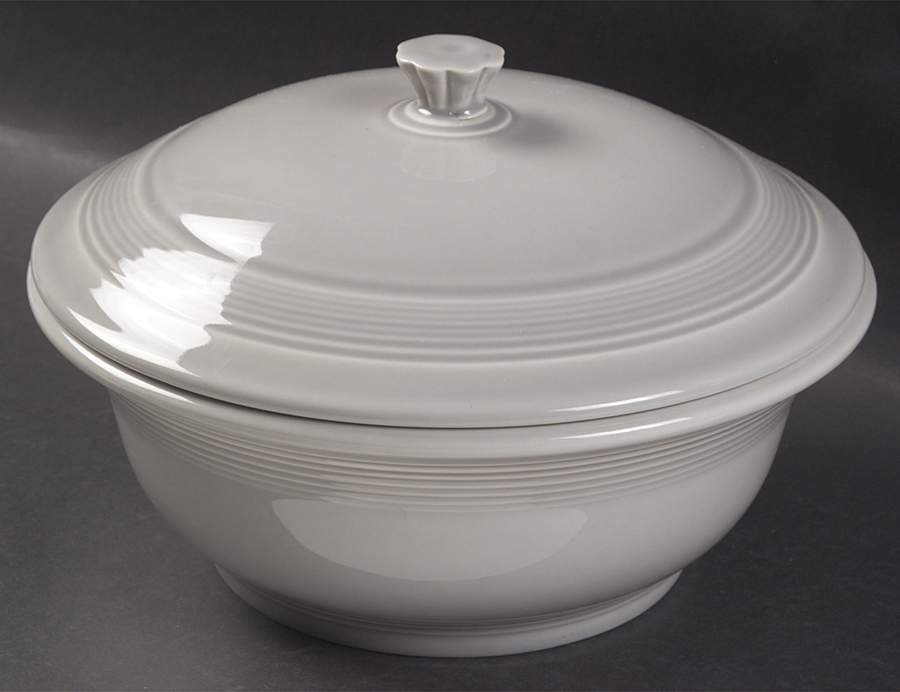Fiesta Gray (Pearl) (Intro 1999) 2 Qt Round Covered Casserole (MB 9 Base) by Homer Laughlin -1