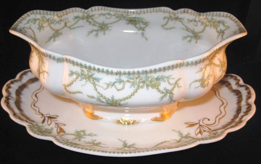 Schleiger 718c Gravy Boat with Attached Underplate by Haviland-1