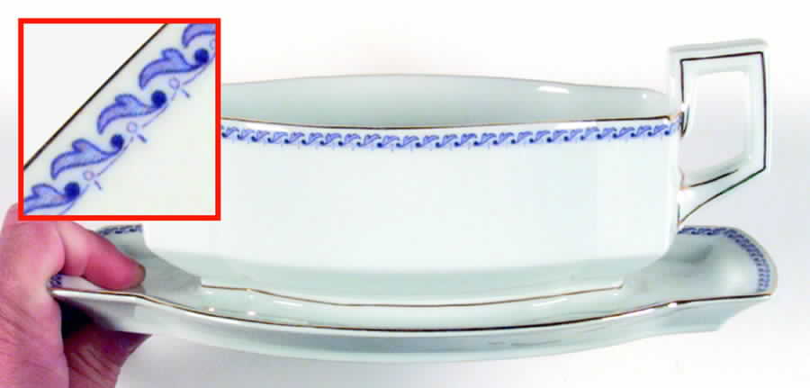 3927 Gravy Boat with Attached Underplate by Heinrich - H&C-1