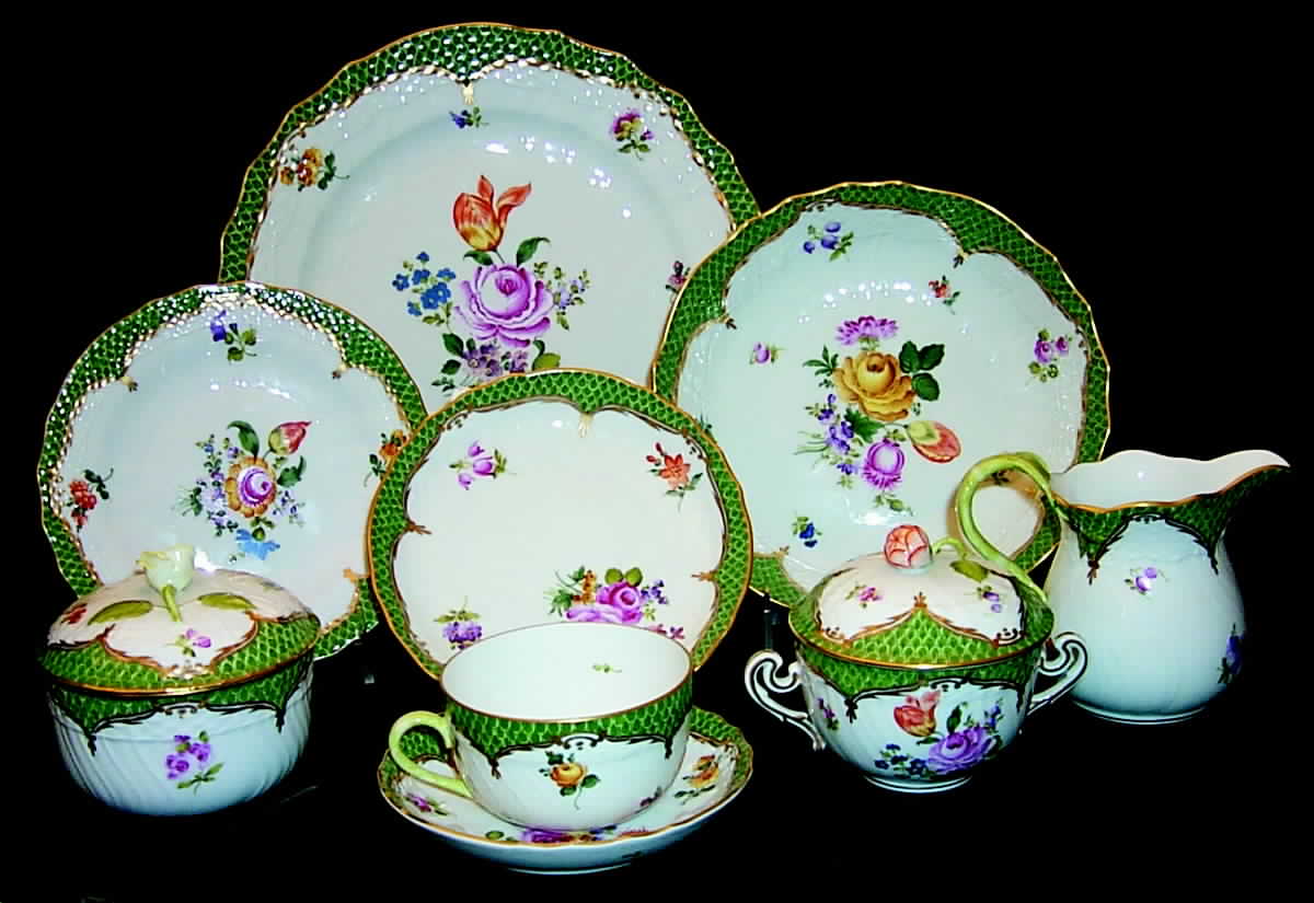 Vieux Bouquet De Sexe Green Salad Plate by Herend-1