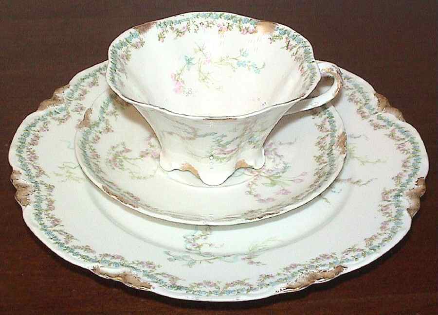 Schleiger 440a Footed Cup & Saucer Set by Haviland-1