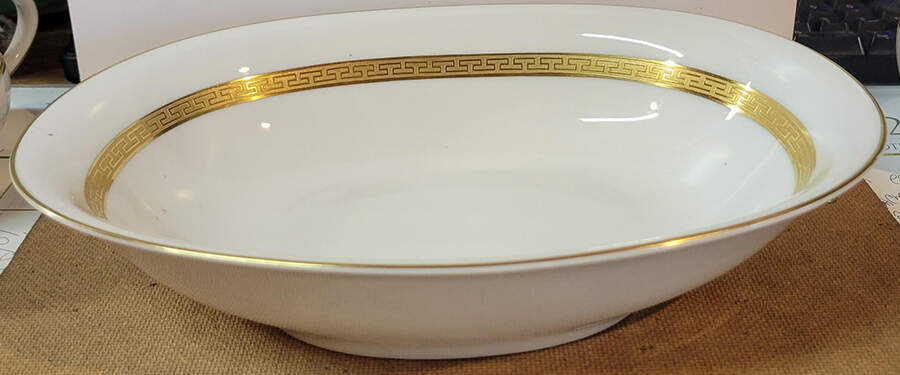 19207 10" Oval Vegetable Bowl by Heinrich - H&C-1