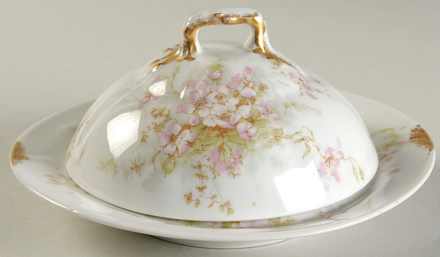 Schleiger 146q Round Covered Butter with Strainer by Haviland-1
