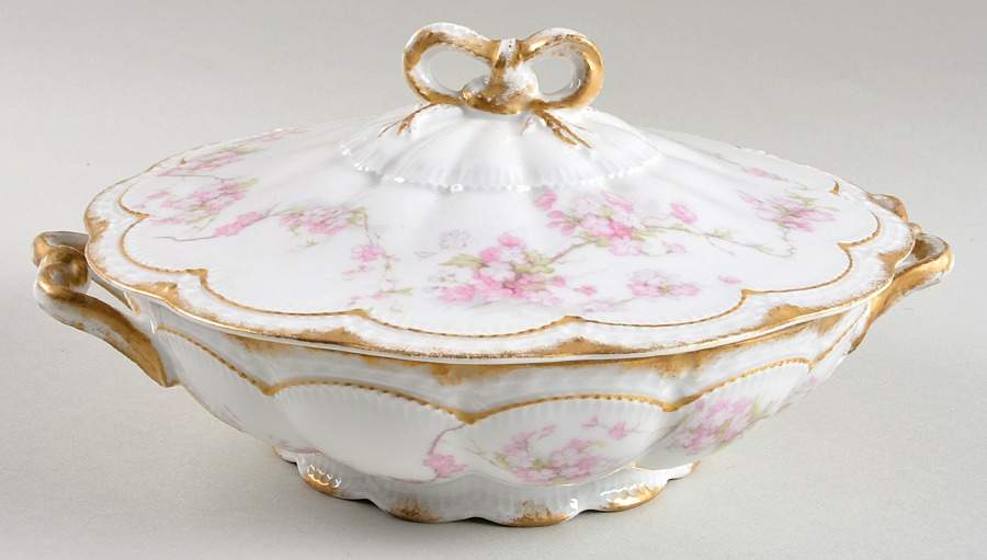 Schleiger 248q Round Covered Vegetable by Haviland-1