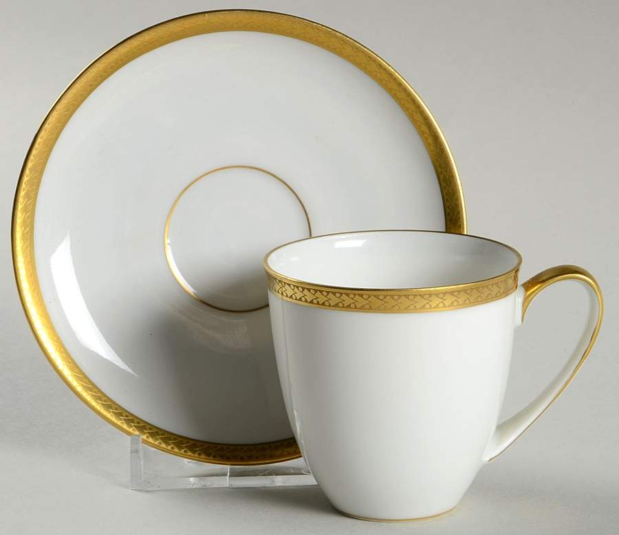 02397 Flat Demitasse Cup & Saucer Set by Hutschenreuther-1