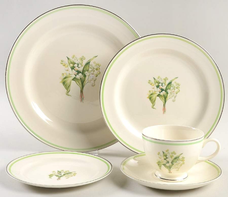 Lily of The Valley 5 Piece Place Setting by Homer Laughlin -1