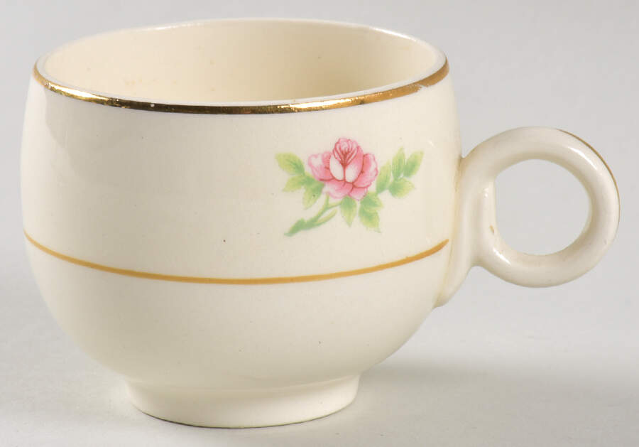 HLC961 Footed Demitasse Cup by Homer Laughlin -1