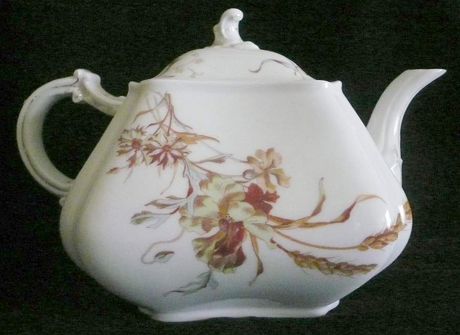 Schleiger 1154-5 Teapot & Lid by Haviland-1