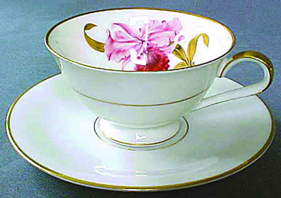 HC552 Footed Cup & Saucer Set by Heinrich - H&C-1