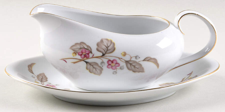 Andrea Gravy Boat & Underplate by Harvan-1
