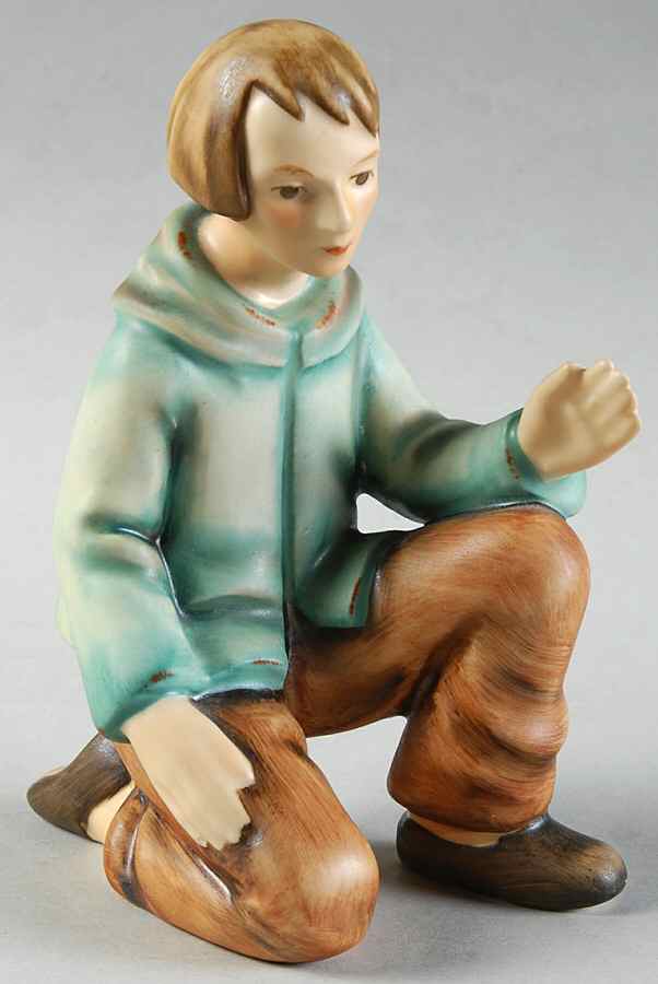 Nativity-Colored Tm7-Shepherd Kneeling - No Box by M.I. Hummel-1