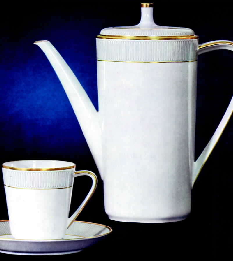 Prinzess Coffee Pot & Lid by Hutschenreuther-1