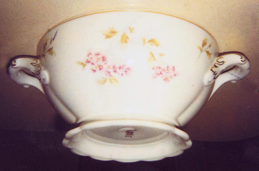 6724 Sugar Bowl No Lid by Hutschenreuther-1