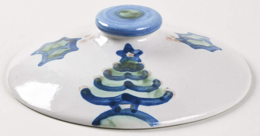 Christmas Lid for 1.75 Qt Round Covered Casserole by M A Hadley-1