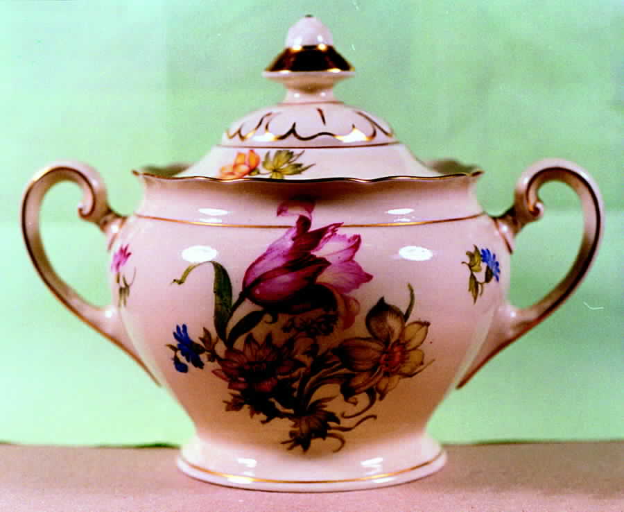 5908 Sugar Bowl & Lid by Hutschenreuther-1