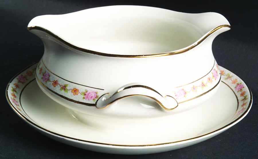 E7505 Gravy Boat with Attached Underplate by Homer Laughlin -1