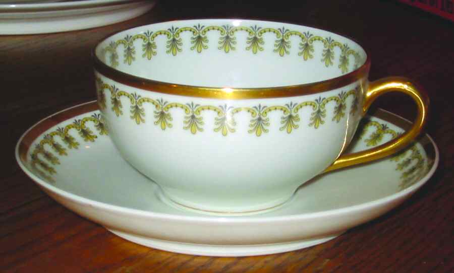 Schleiger 756a Flat Cup & Saucer Set by Haviland-1