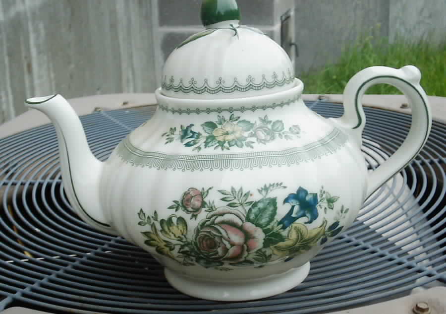 Manderley Teapot & Lid by Hutschenreuther-1
