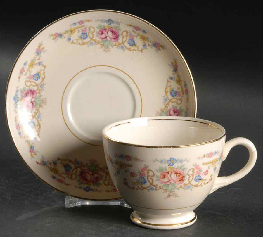 N1646 Footed Cup & Saucer Set by Homer Laughlin -1