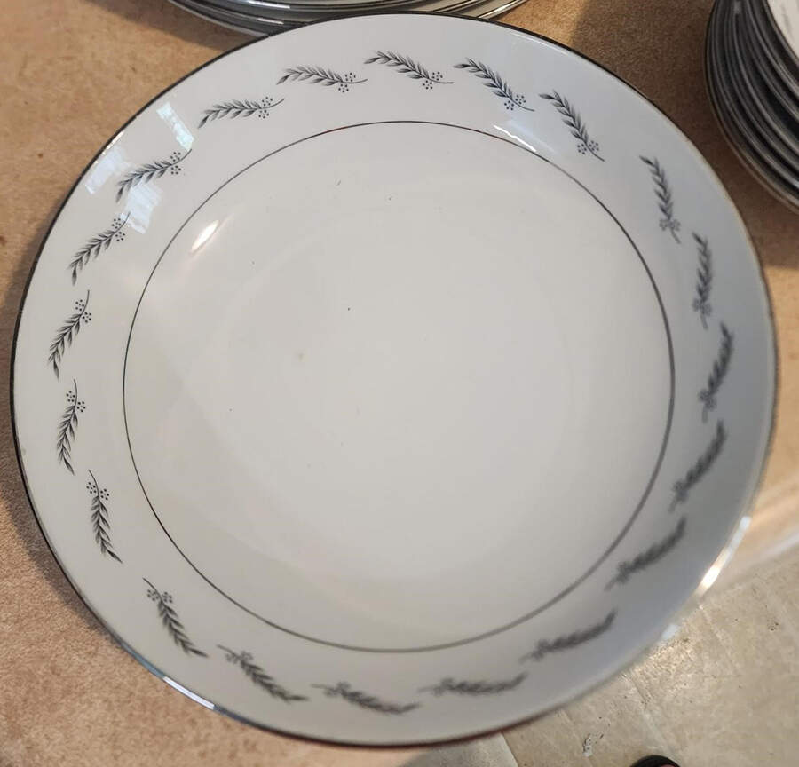 Royal Laurel Dinner Plate by Holiday-1