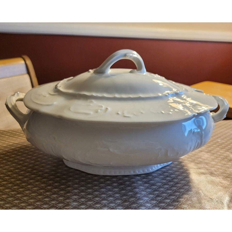 Schleiger 120 Oval Tureen & Lid by Haviland-1