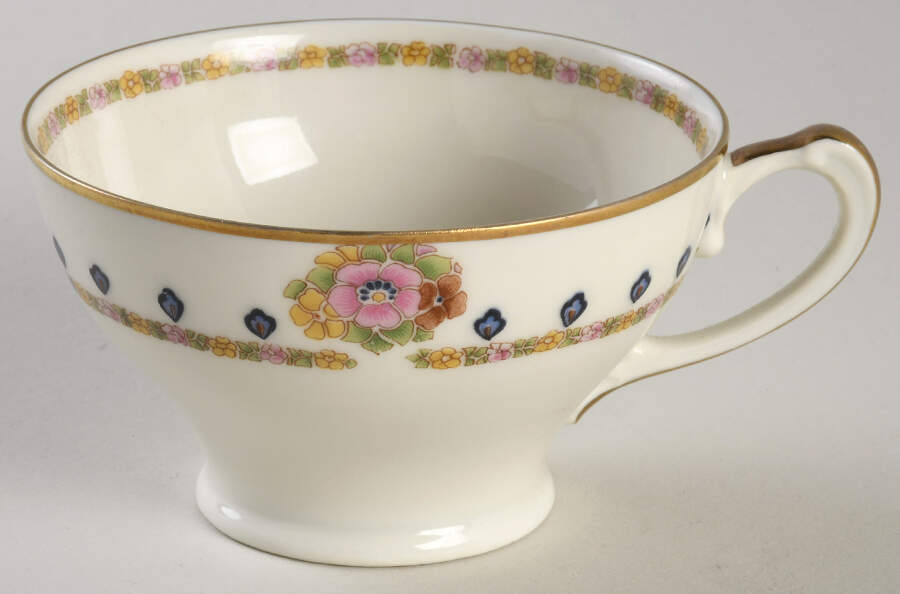HUT747 Footed Cup by Hutschenreuther-1